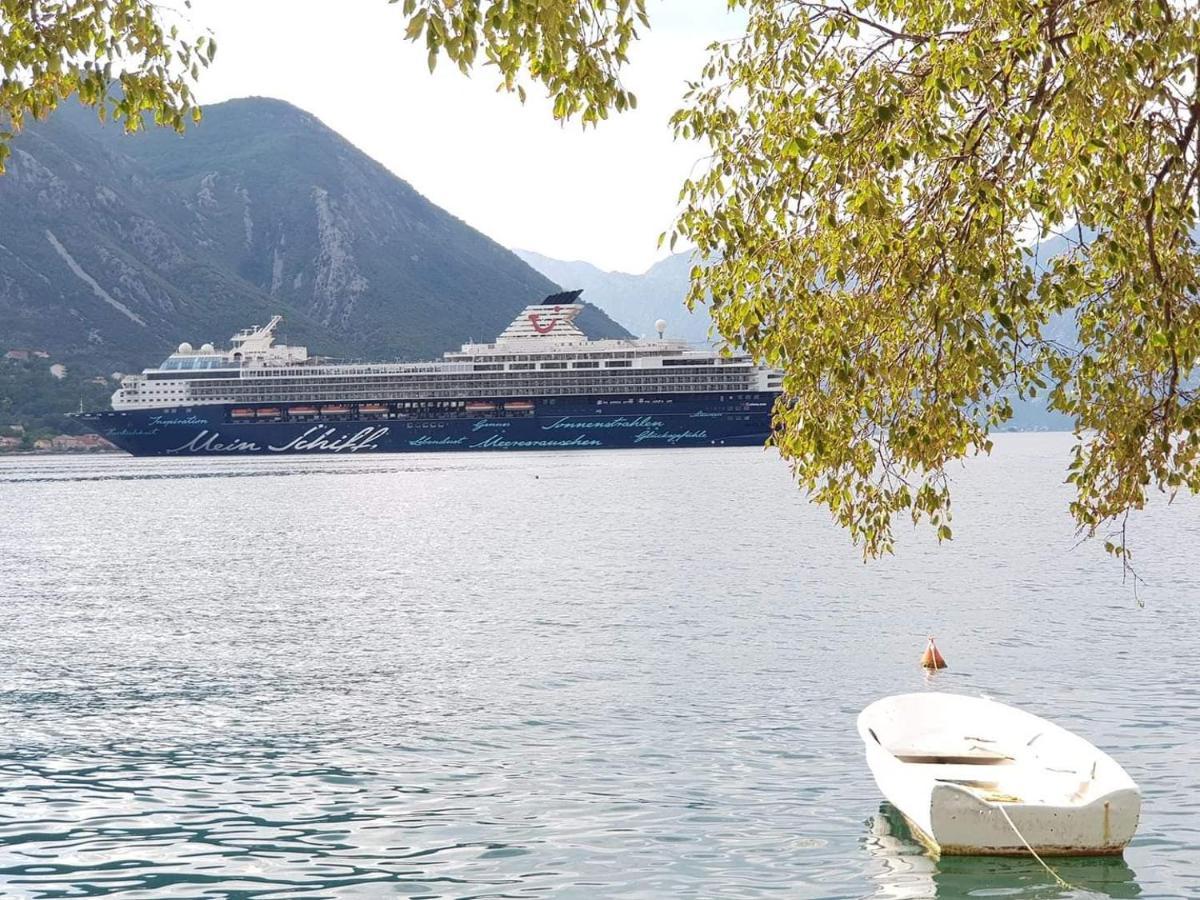 Montenegro Apartments - Private Beach Котор Экстерьер фото