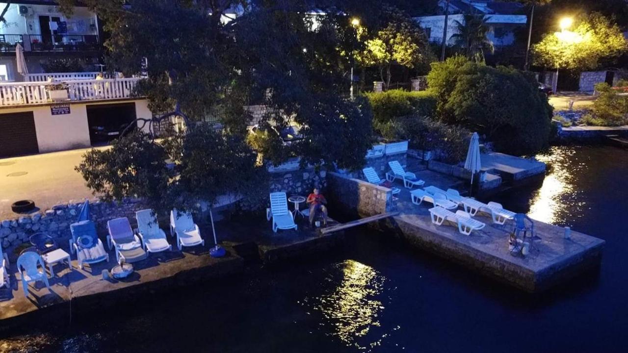 Montenegro Apartments - Private Beach Котор Экстерьер фото