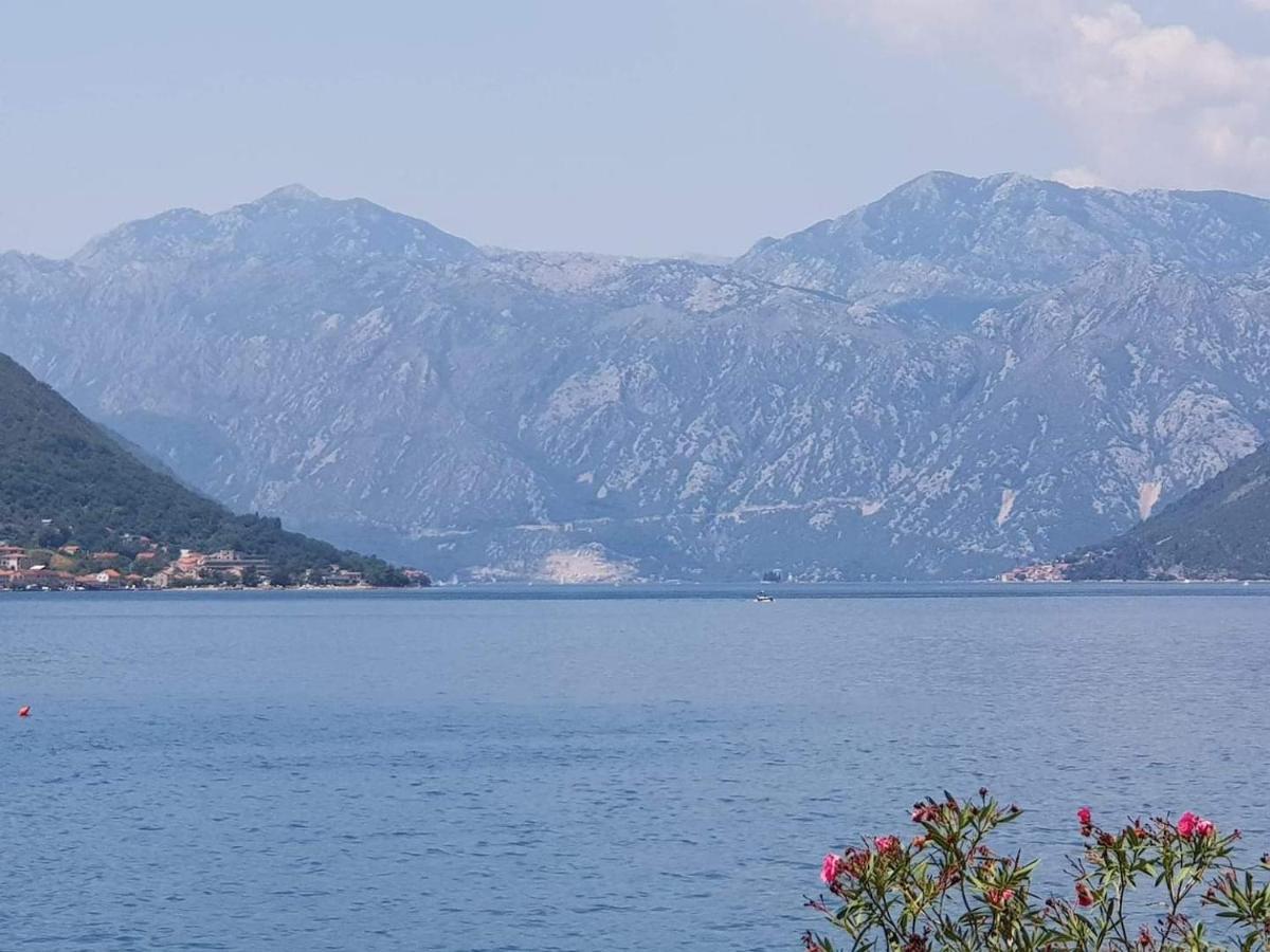 Montenegro Apartments - Private Beach Котор Экстерьер фото