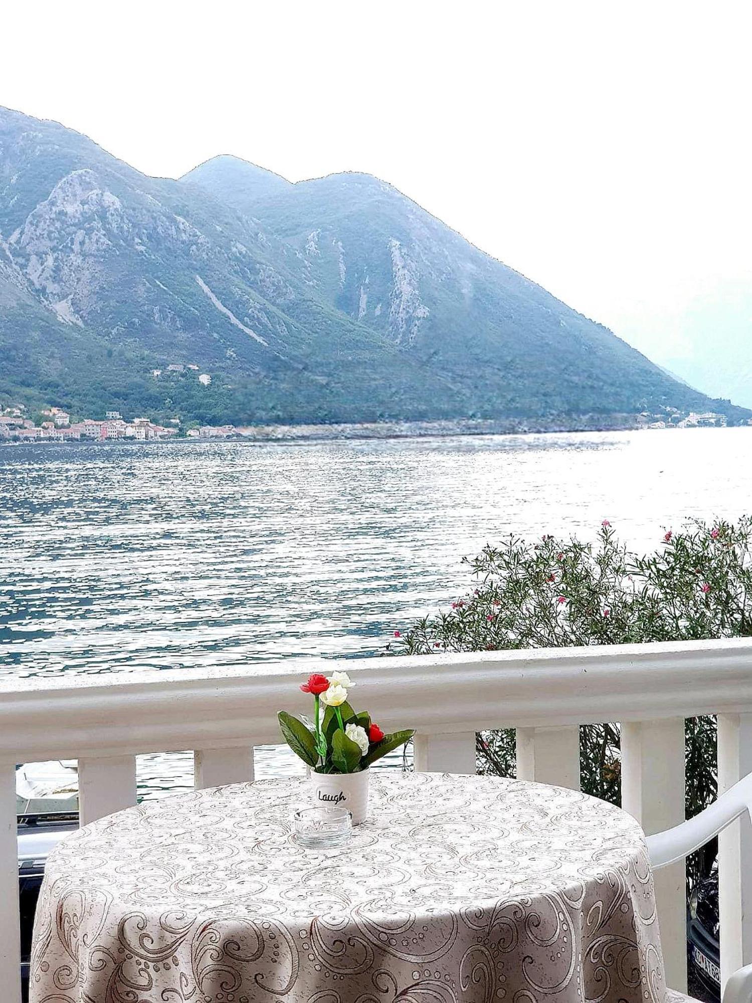 Montenegro Apartments - Private Beach Котор Экстерьер фото